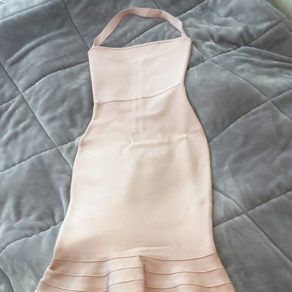 🏷💕NWOT houstil Bandage Mermaid Midi Dress💕